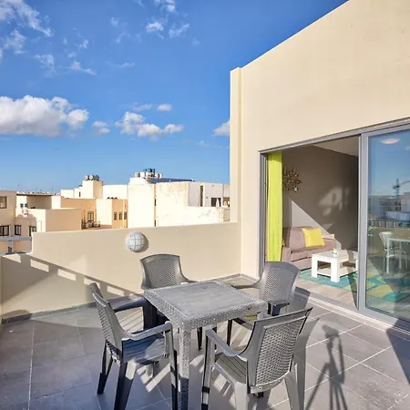 Kc12 - Modern Penthouse With Large Terrace - Central Pietà